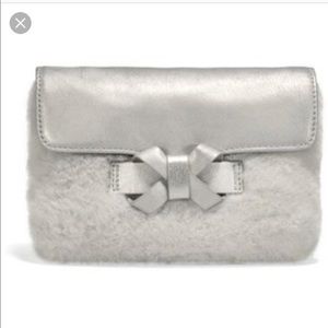 Ugg clutch